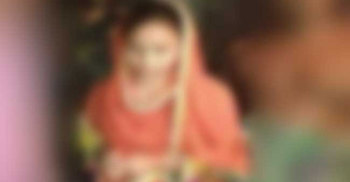 জামালপুরে কলেজছাত্রীকে রাস্তায় ফেলে পেটাল যুবক