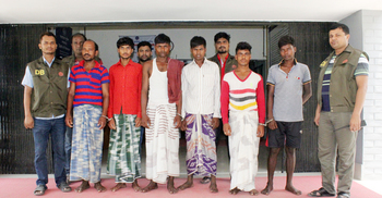 চাঁপাইনবাবগঞ্জে ৬ ভারতীয় নাগরিক আটক