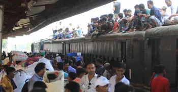 Crackdown from Sep 1 against travelling on train roofs
