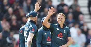 পাকিস্তানের বিশ্বরেকর্ডকে হতাশায় পরিণত করল ইংল্যান্ড