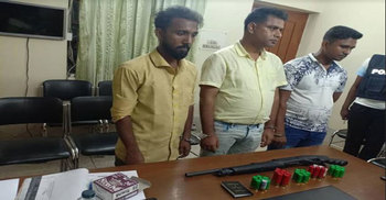 ফরিদপুরে সংঘর্ষ : কেন্দ্রীয় যুবলীগ নেতাসহ আটক ৩, অস্ত্র উদ্ধার