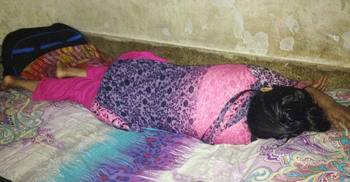 স্বামীর নির্যাতনে মৃত্যুর মুখে রুখসানা