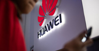 Huawei unveils phone system that could replace Android