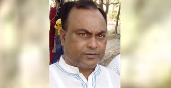 সড়কে এসআইকে পেটালেন বাবা-ছেলে