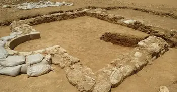 Israeli archaeologists find ancient mosque in Negev desert