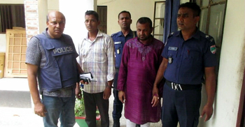 পুলিশের চাকরি পাইয়ে দেয়ার প্রলোভন, দুই প্রতারক আটক