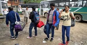 India orders tourists to leave Kashmir over ‘terror threat’