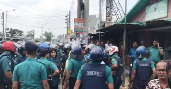 20 injured as jute mill workers clash with police in Khulna