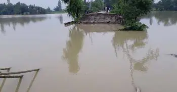 নদীগর্ভে সড়ক, দুর্ভোগে সাড়ে ৪ হাজার মানুষ