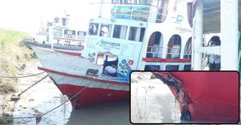 তলা ফেটে ডুবল লঞ্চ, প্রাণে বাঁচলেন ২০০ যাত্রী