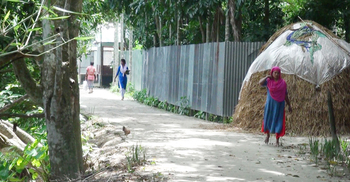 চরিত্রহীনা অপবাদ দিয়ে জরিমানা, আত্মহত্যার চেষ্টা স্কুলছাত্রীর