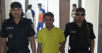 এইচএসসি প্রশ্নসহ নাটোরে যুবক আটক