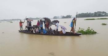 বন্যার পানি নামতে শুরু করেছে নেত্রকোণায়