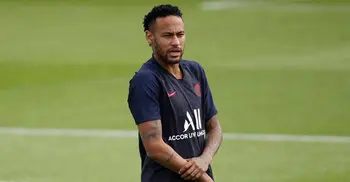 Barcelona 'closer' to Neymar deal, club official says