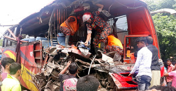 বগুড়ায় দুই বাসের সংঘর্ষে স্বামী-স্ত্রীসহ নিহত ৩