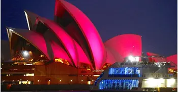 6 dead as seaplane crashes into Sydney river