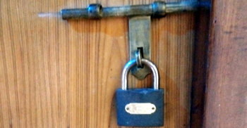 এইচএসসি পরীক্ষার্থীকে তালাবদ্ধ করে রাখলেন বাড়িওয়ালা