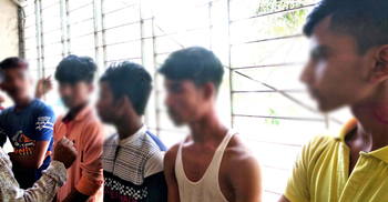 মেয়েদের শরীরে বডি স্প্রে নিক্ষেপ, ৫ কিশোরের সাজা