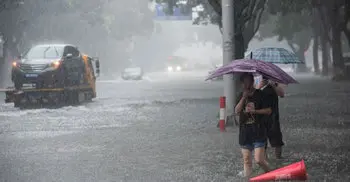 Typhoon Lekima: 13 dead and a million evacuated in China