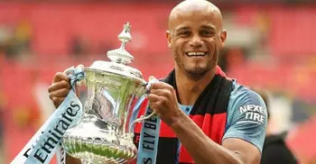 Vincent Kompany announces Manchester City exit