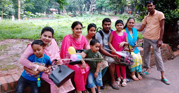 পাঠ্যবইয়ের সঙ্গে বন্যপ্রাণী মিলিয়ে দেখতে চিড়িয়াখানায় অন্বেষা