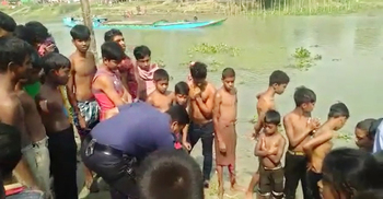 কুমার নদে পলিথিনে মোড়ানো নবজাতকের লাশ