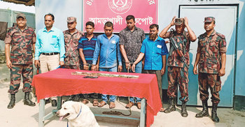 পাচারের সময় ১০ লাখ টাকা উদ্ধার করল কুকুর