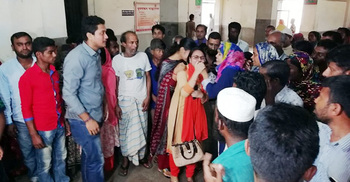 সংঘর্ষের পর মাহেন্দ্রকে চাপা দিয়ে পালিয়ে যায় দুর্জয় বাস