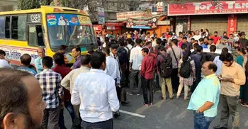 Bus kills BUP student near Bashundhara, road blocked