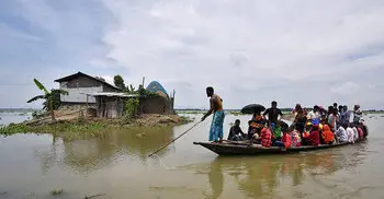Floods wreak havoc in India as death toll reaches nearly 600