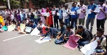 Students postpone demonstration giving 7-day ultimatum