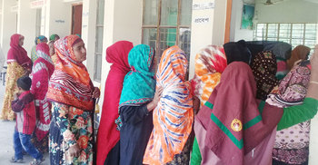 কুড়িগ্রামে ১৩ কেন্দ্রে ভোট স্থগিত, আনসারের গুলিতে পুলিশ আহত