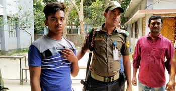 জাল ভোট দিতে এসে স্কুলছাত্র ধরা