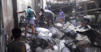 ফতুল্লায় বিকট শব্দে ক্যামিকেলের গোডাউনে বিস্ফোরণ