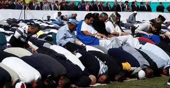 New Zealand prays, falls silent, a week after mosque massacres