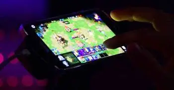 Playing online games during office hours against law