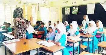 Pay salary to pry head teachers in 10th grade: HC