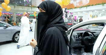 Saudi women need not wear abaya robes: Senior cleric