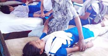 আজও ৭ ছাত্রী অজ্ঞান, স্কুল বন্ধ ঘোষণা