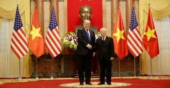 Trump meets Vietnamese president before summit with Kim