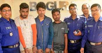 গ্রাম থেকে শহরে আসা ছাত্রদের টার্গেট করে তারা