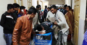 চুয়াডাঙ্গায় ছাত্রলীগের দুই কর্মীকে কুপিয়ে জখম