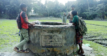 শতবর্ষের কুয়ার দেয়াল থেকে মোছা হলো ‘পাকিস্তান জিন্দাবাদ’