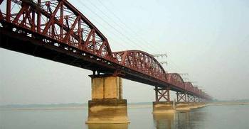 হার্ডিঞ্জ ব্রিজে বিদ্যুৎস্পৃষ্টে প্রাণ গেল শ্রমিকের