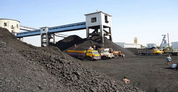 তিন বাংলাদেশি কয়লা শ্রমিক আটক