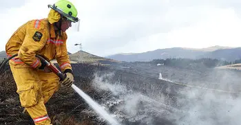 700 evacuated from New Zealand town as wildfire threatens