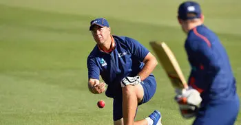 McMillan to quit as NZ batting coach after World Cup