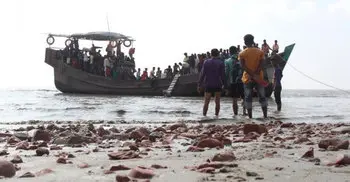 Bangladesh stops more Rohingya taking risky trip to Malaysia
