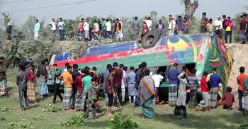 লক্ষ্মীপুরে দুর্ঘটনায় স্বাস্থ্য কর্মকর্তা নিহত
