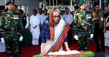 PM pays homage to Bangabandhu on Homecoming Day